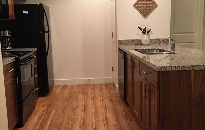 1 bed, 1 bath, 705 sqft, $1,250, Unit 525