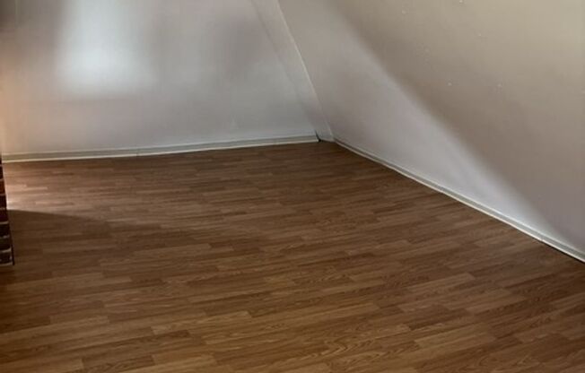 3 beds, 2.5 baths, 1,700 sqft, $1,650, Unit 1