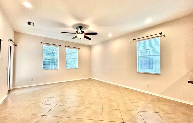 Luxury-living 4/Beds/3.5-Bath home in prestigious Highland Park!