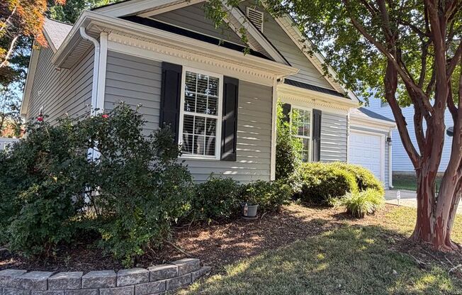 Charming Corner-Lot Ranch in the heart of Indian Land – Minutes from Ballantyne, Shopping & Top-Rated Schools!