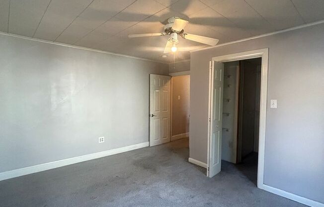 3 beds, 1 bath, $1,595