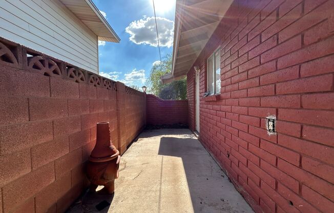1101 N April #A, Mesa, AZ 85203