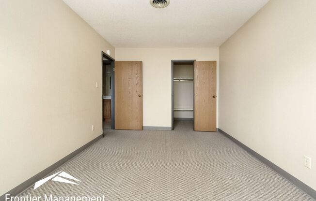 2 beds, 1 bath, 744 sqft, $850, Unit 10