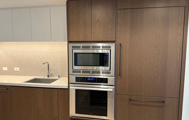 2 beds, 2 baths, $5,300, Unit # 903