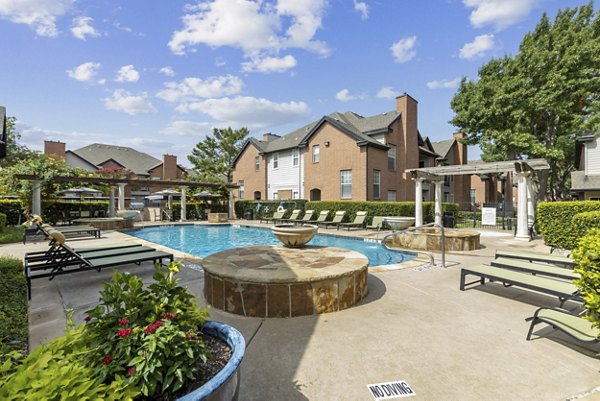 Towns of Chapel Hill Apartments in Plano