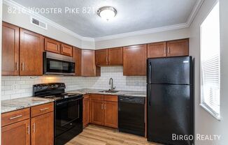 8216 WOOSTER PIKE