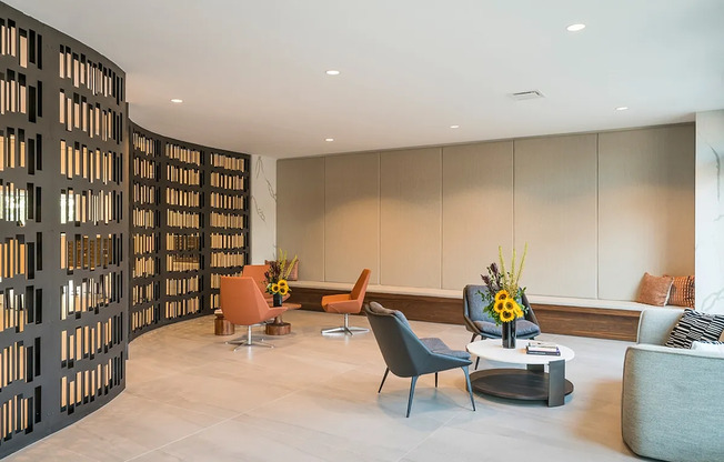 2 beds, 1 bath, $4,101, Unit 605