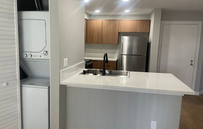 1 bed, 1 bath, 726 sqft, $2,805, Unit F-136