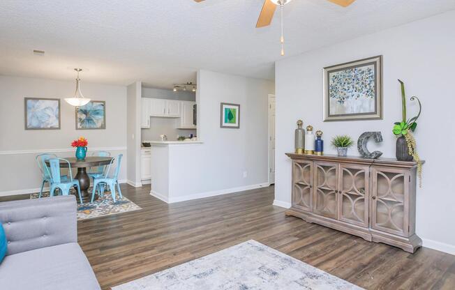 2 beds, 2 baths, 1,070 sqft, $1,129