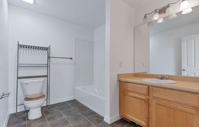2 beds, 2 baths, $1,795, Unit UNIT 11304