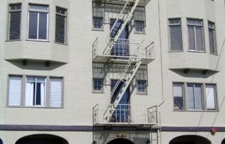 This simple, comfortable studio is in a great location just a block from campus on the northwest end-CALL TO VIEW