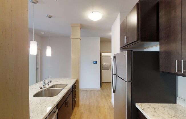2 beds, 2 baths, 936 sqft, $2,540, Unit 902-411