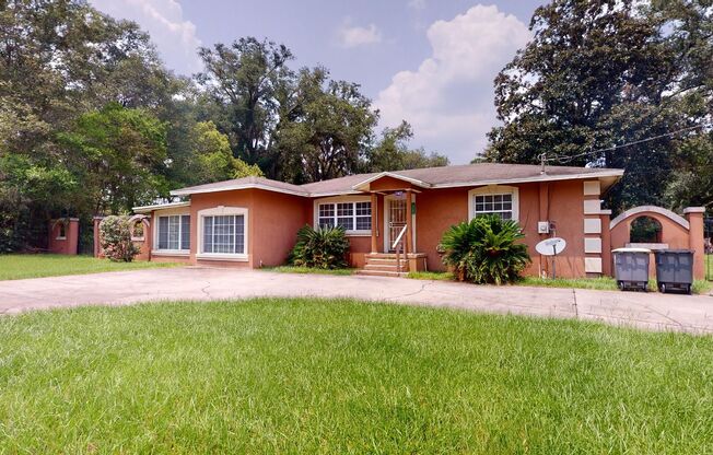 4 beds, 2.5 baths, $2,100