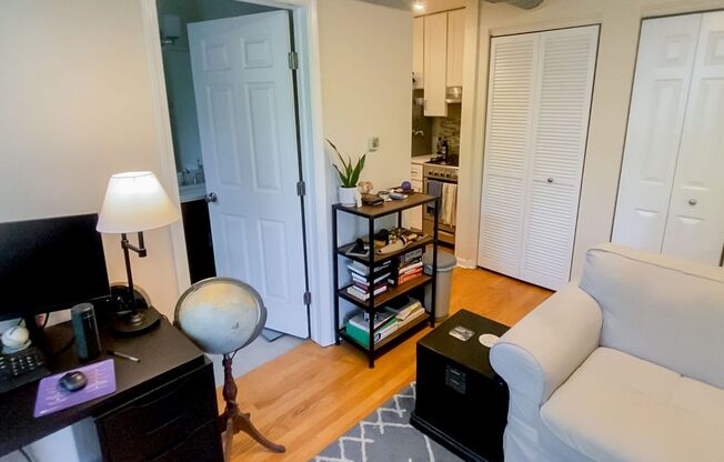 1 bed, 1 bath, 405 sqft, $1,875, Unit 2520-C3