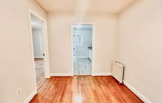 2 beds, 1 bath, $2,300