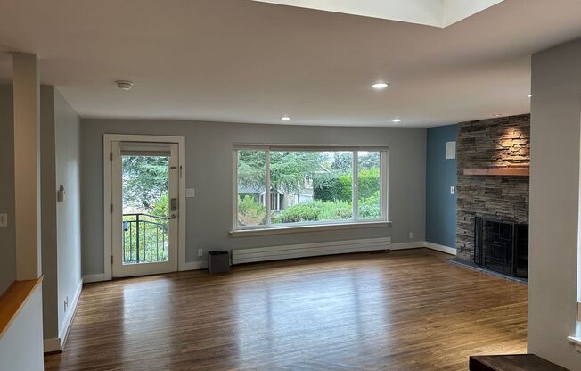 Nice 4 beds / 2 baths House in Leschi!