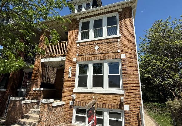 918 W 151 ST