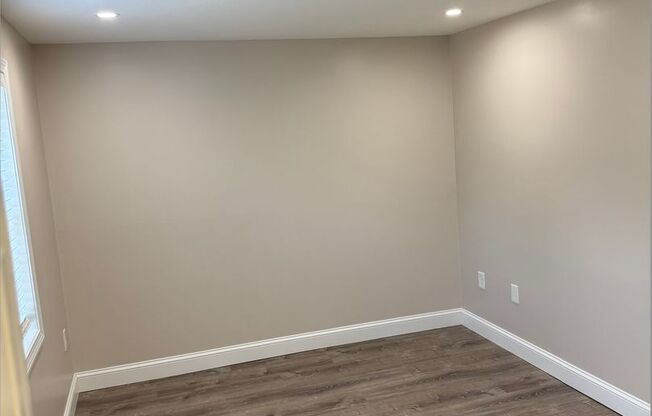 2 beds, 1 bath, 680 sqft, $2,325, Unit 23-28