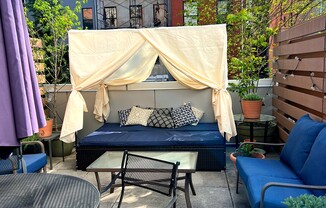 152 E 118 ST
