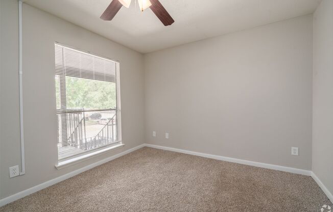 2 beds, 2 baths, 917 sqft, $1,070