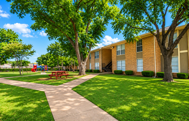 Spacious 3-Bedroom Apartments in Dallas – Starting at Just $1,350/Month