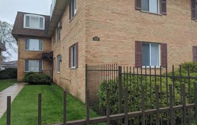 525 Madison Ave #1A