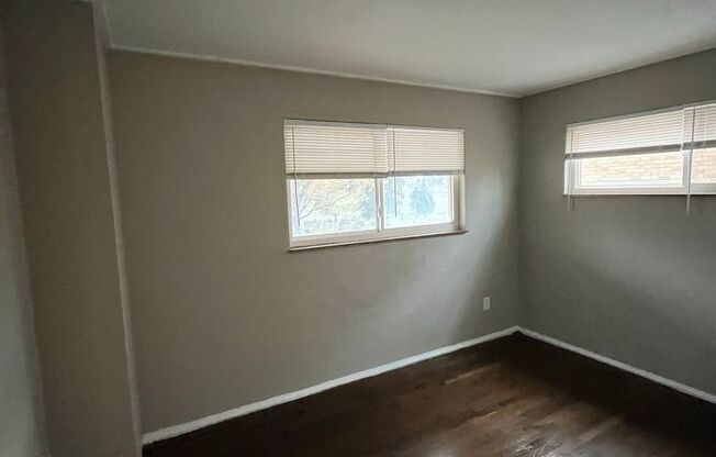 4 beds, 1 bath, $1,575