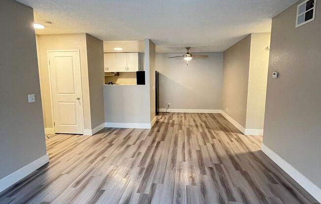 2 beds, 1 bath, 896 sqft, $2,250, Unit 006