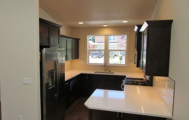 3 beds, 2 baths, $2,595