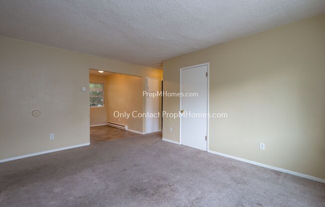 Spacious Apartment In St. Johns Neighborhood!