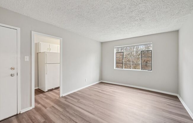 2 beds, 1 bath, 610 sqft, $850, Unit 195-03