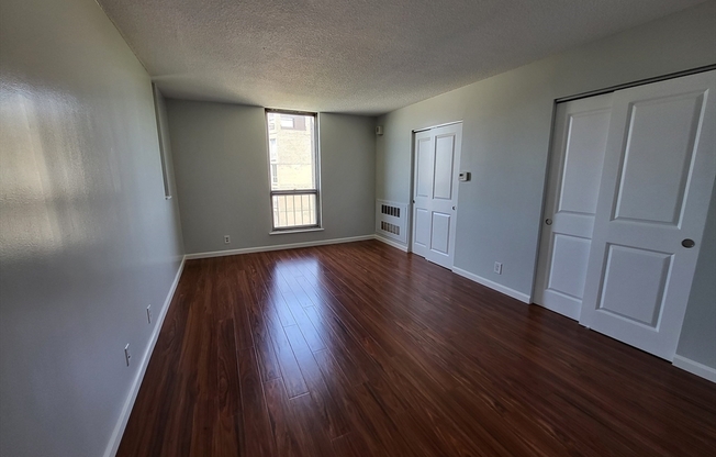 1 bed, 1 bath, 860 sqft, $3,300, Unit 1103