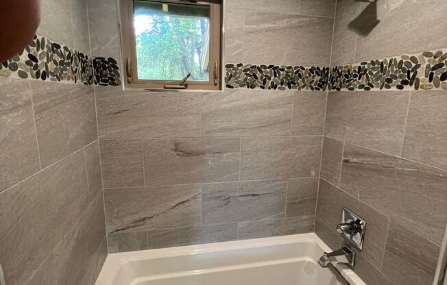 3 Bedroom 2 Bath Lakeside Home