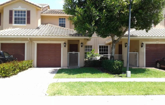 3409 Lakeside Dr