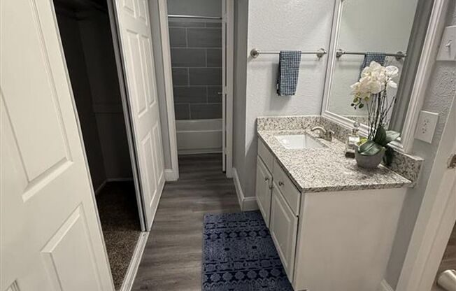 2 beds, 1 bath, 976 sqft, $1,700, Unit 219