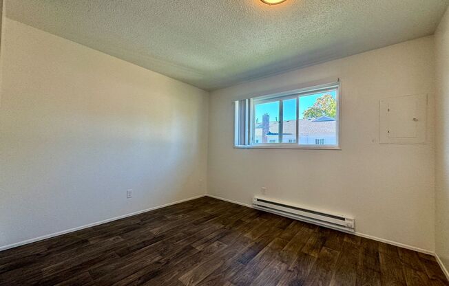 2 beds, 1 bath, 850 sqft, $1,425, Unit 15