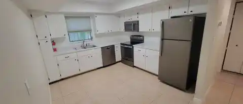 10597 101 AVE