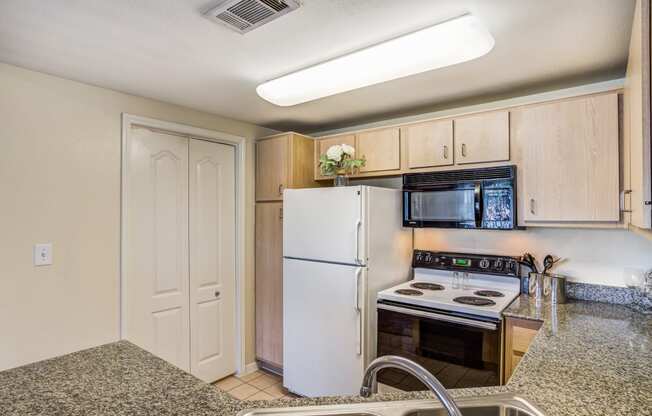 Kitchen Appliances at Cornerstone Ranch, Texas, 77450