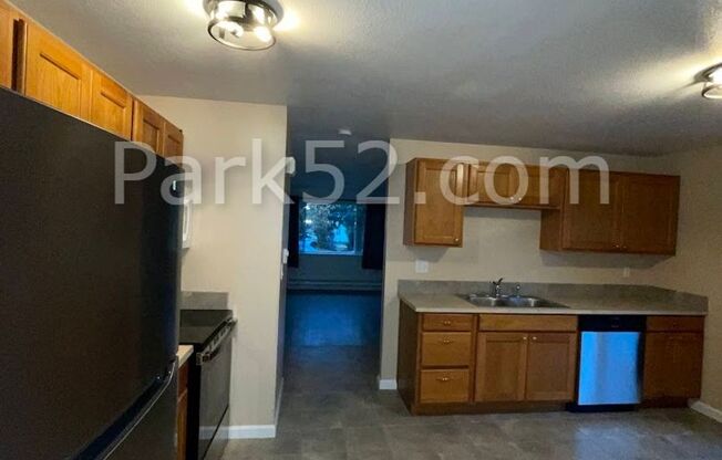 2 beds, 1 bath, $1,650, Unit 1114 S Monroe St.