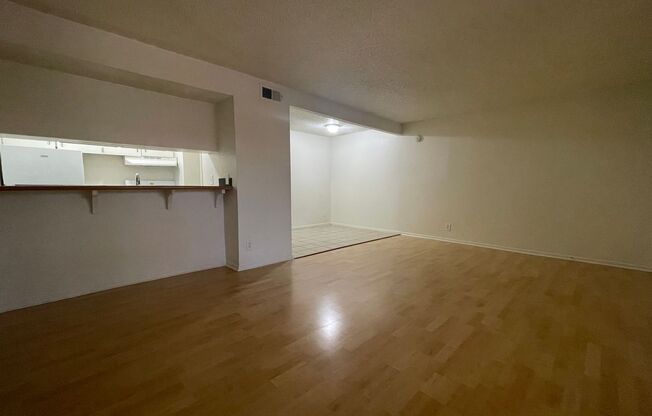 1 bed, 1 bath, 700 sqft, $995, Unit ELP2200-119