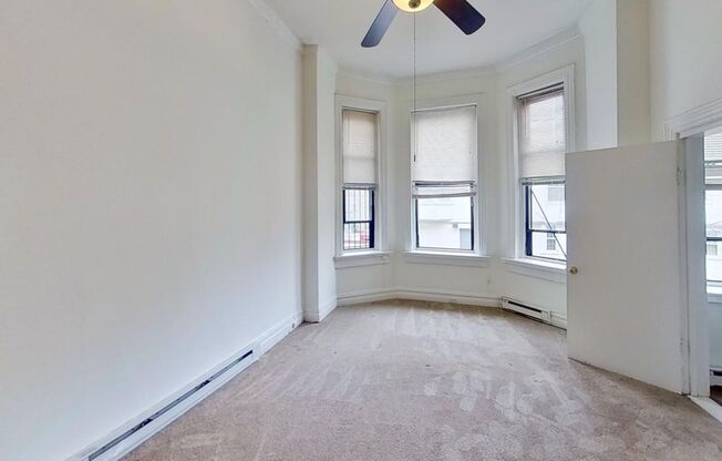 Studio, 1 bath, 450 sqft, $1,099, Unit 46-1R