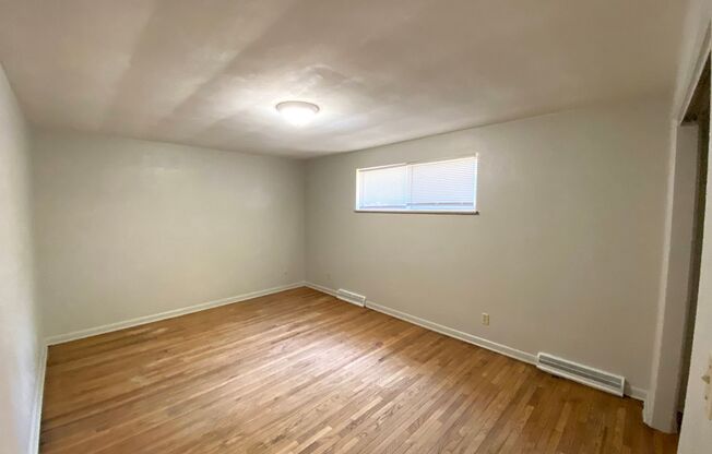 2 beds, 1 bath, 600 sqft, $750, Unit Unit 4