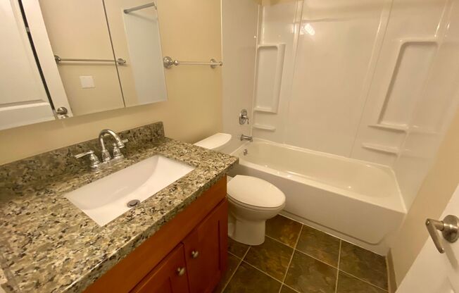 2 beds, 1 bath, 800 sqft, $2,095, Unit 306