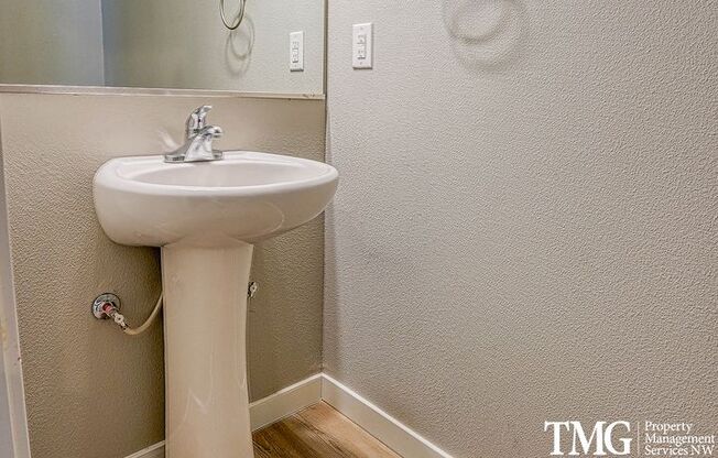 3 beds, 2.5 baths, 1,650 sqft, $2,490, Unit C-112