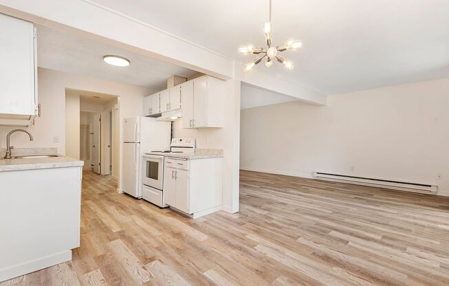2 beds, 1 bath, 820 sqft, $1,895, Unit 105