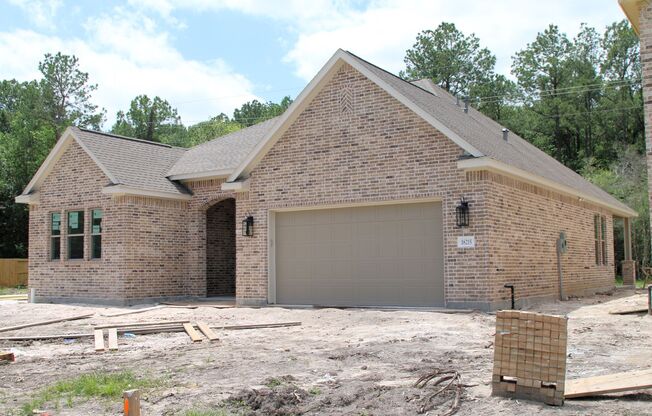 BEAUTIFUL NEW CONSTRUCTION 4 BEDROOM 4 BATH LEASE HOME IN WALDEN ON LAKE HOUSTON