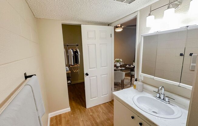 Studio, 1 bath, 480 sqft, $835