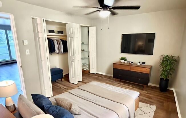 1 bed, 1 bath, $795, Unit 13