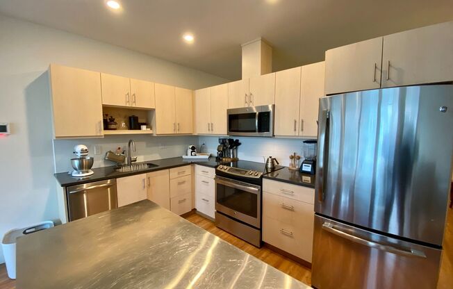 1 bed, 1 bath, 585 sqft, $2,295, Unit 203