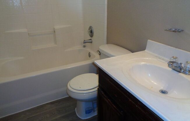 3 beds, 3 baths, $1,595